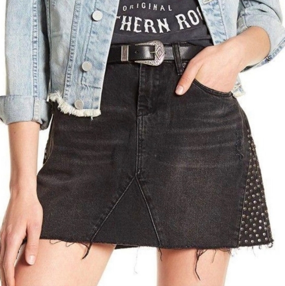 BLANKNYC Studded Denim Mini-Skirt 27 - Picture 1 of 16